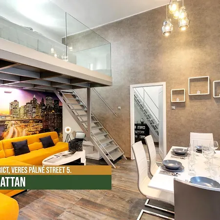 Little Americas Downtown Apartment