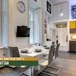 Little Americas Downtown Apartament